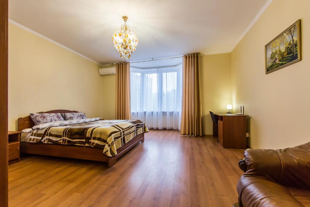 Svyatoshyns'kyi District Apartment | Комфортная двухкомнатная квартира возле метро Академгородок