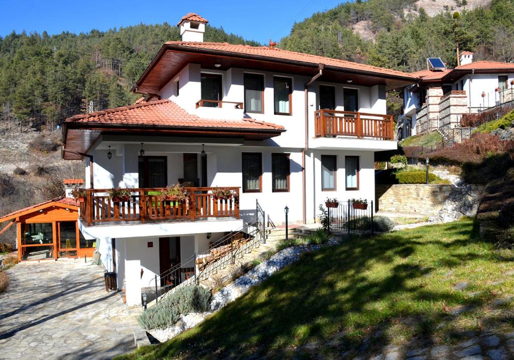 Devin House | Къщи за гости "КАРАТА" 2