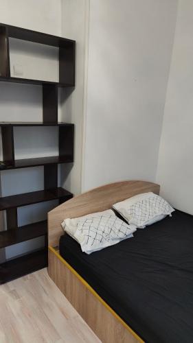 Svyatoshyns'kyi District Apartment | Метро Академгородок Житомирская 10мин пешком Академмістечко Вернадского 65 КУП НАНУ Європейський університет Міні-смарт квартира