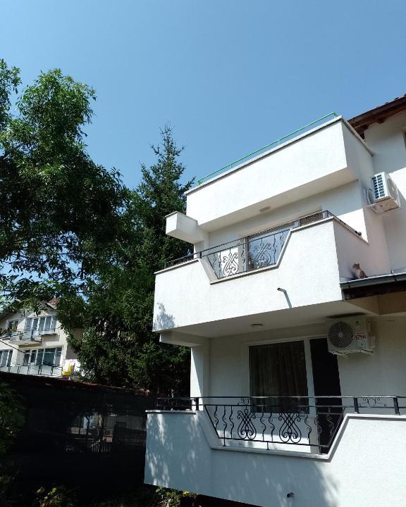 Gorna Banya Apartment | Цвят бяло