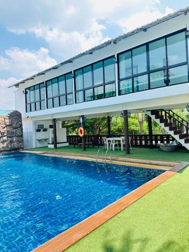 Nong Nam Daeng Hotel | โรงแรมภูรัญญารีสอร์ทเขาใหญ่