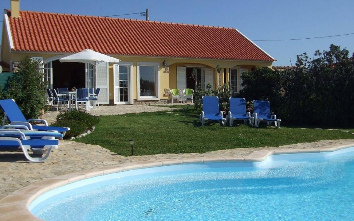 Azenhas do Mar House | 120 m² House ∙ 3 bedrooms ∙ 6 guests