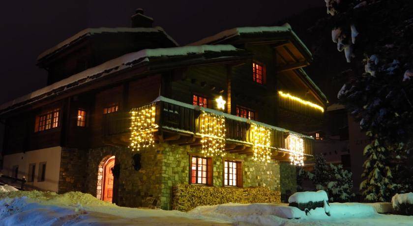 Zermatt Ski Chalet | 280 m² Chalet ∙ 4 bedrooms ∙ 8 guests