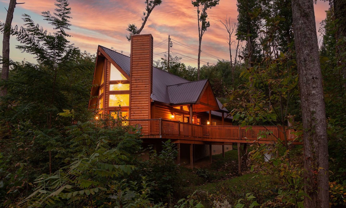 Creekside Manor | Chalet Village North