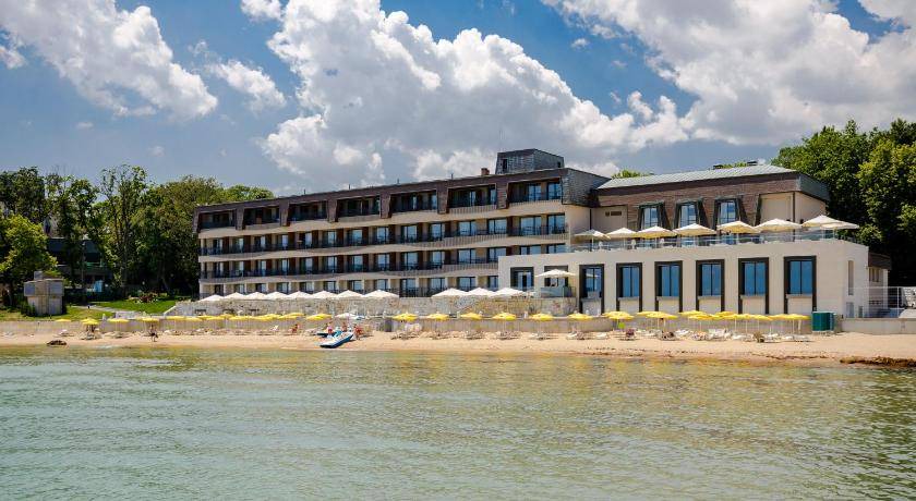 Golden Sands Resort | 35 m² Resort ∙ 4 guests