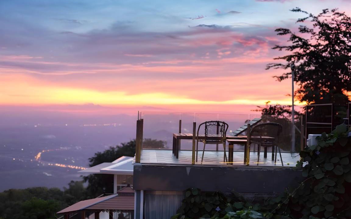 Nong Sarai Hotel | 95 m² Hotel ∙ 4 guests