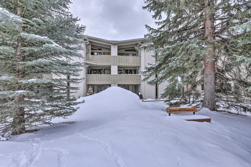 Aspen Apartment | Aspen Condo Ski-In and Ski-Out, Steps to Main St
