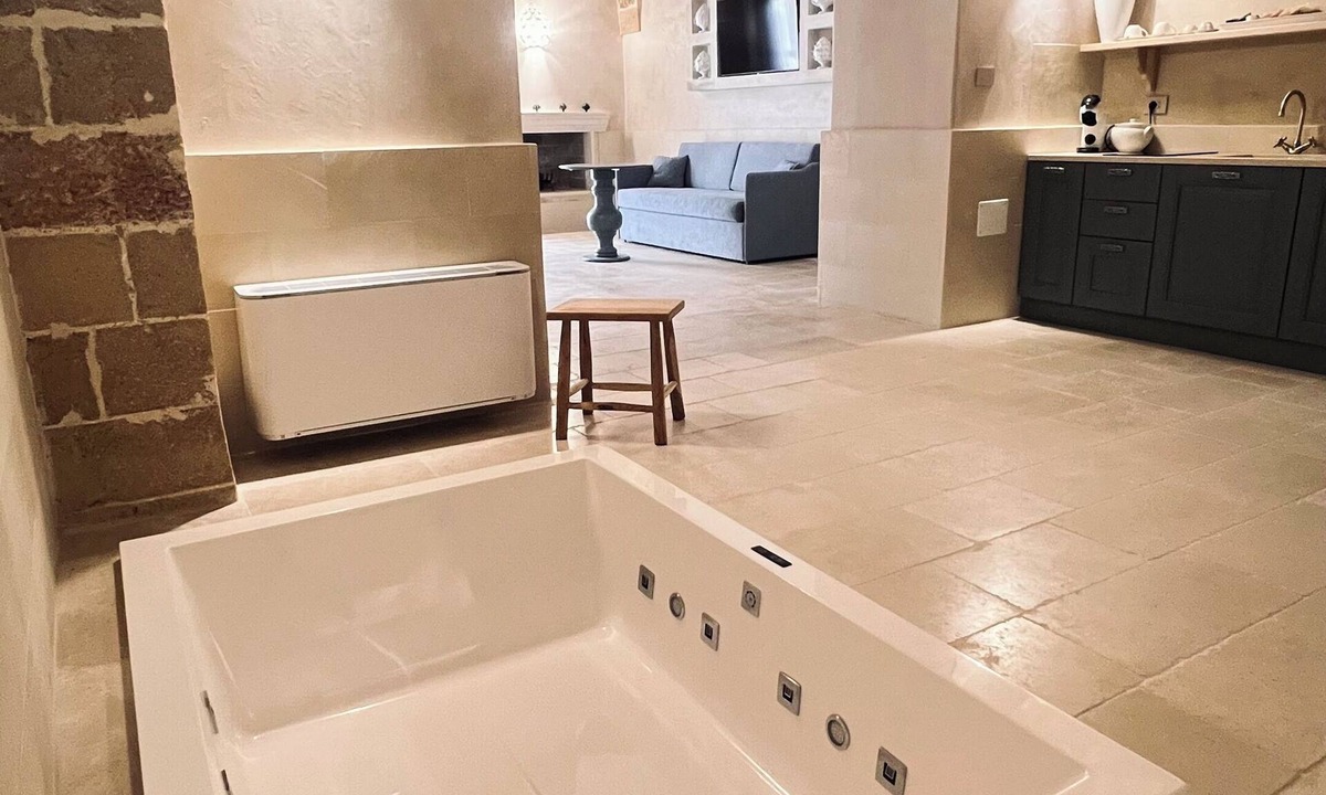 Felline House | Borgo Don Ciccio - King Suite with Jacuzzi + Patio