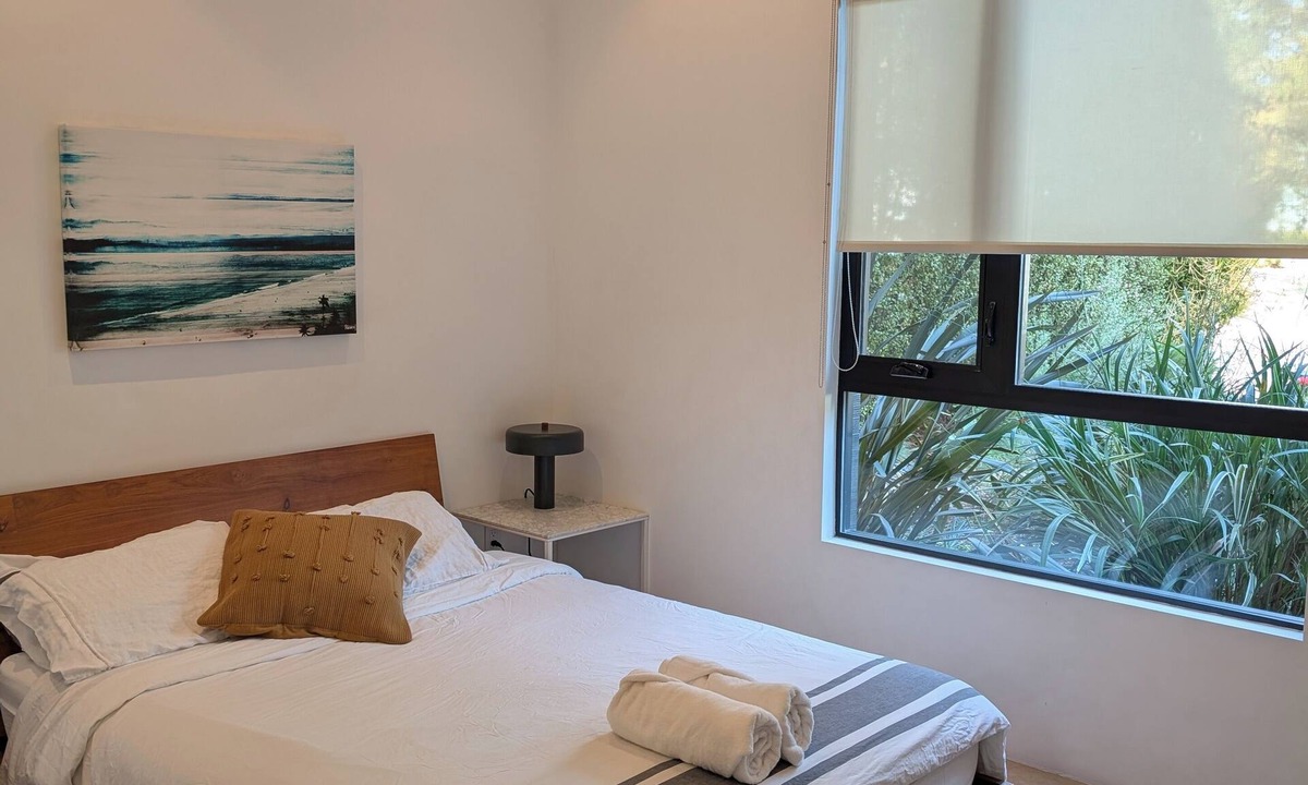 Northeast Apartment | Contemporary suite in Santa Monica with private entrance