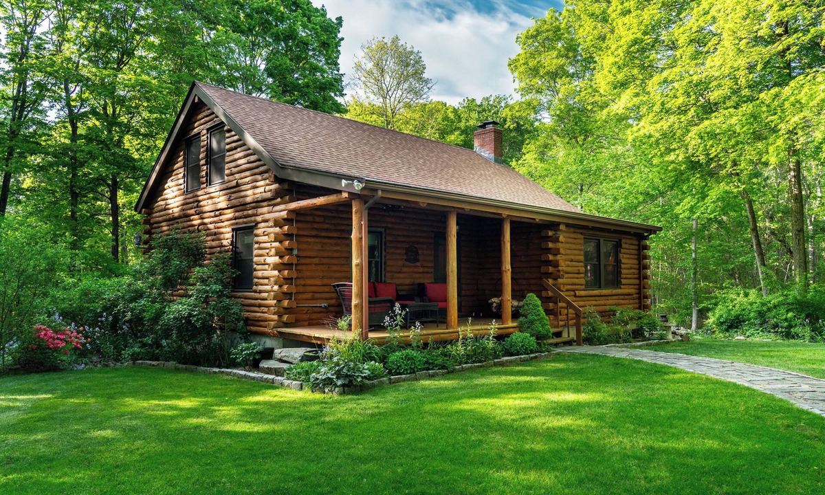 Killingworth Cabin | COZY Maple Tree Cabin - Situated on 6 private acres- Enjoy nature