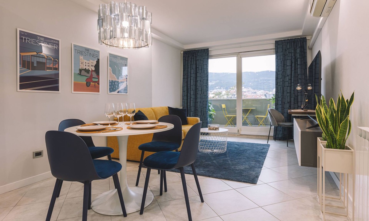 Trieste City Centre Apartment | Exclusive Suite with Terrace/Ultra Wi-fi/Free Parking