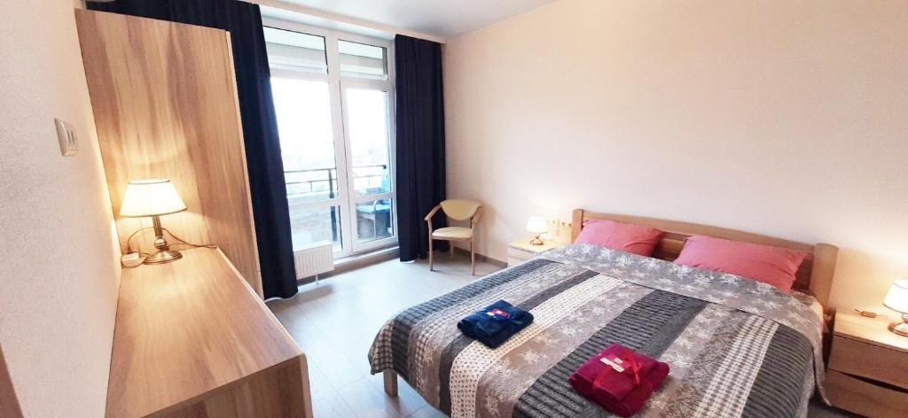 Solomjanskyj Apartment | FlatService Затишні та просторі апартаменти в ЖК Parklend