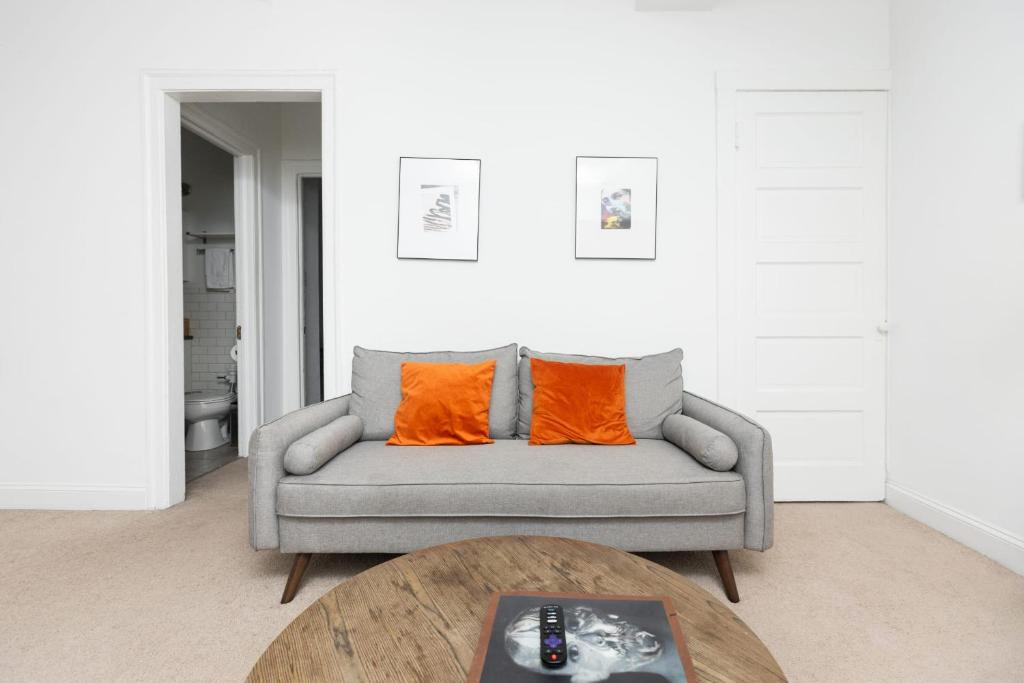 East Hyde Park Apartment | FRONTDESK Open 1 BR Apt by Black History Museum