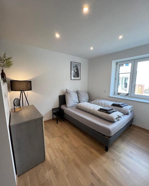 Neureut Sudlicher Teil Apartment | Gemütliches Studio-Apartment in Karlsruhe Neureut - Nähe Uni-KIT-Messe, Fußbodenheizung, Regendusche, Waschmaschine, Stellplatz