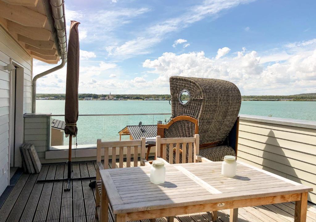 Lobstaedt Apartment | HAUS IM SCHILF 1 - Oase mit Seeblick - Adults only