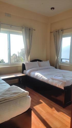Pumdi Bhumdi Cabin | Jay sambhoo pumdikot lodge restaurant and cafe