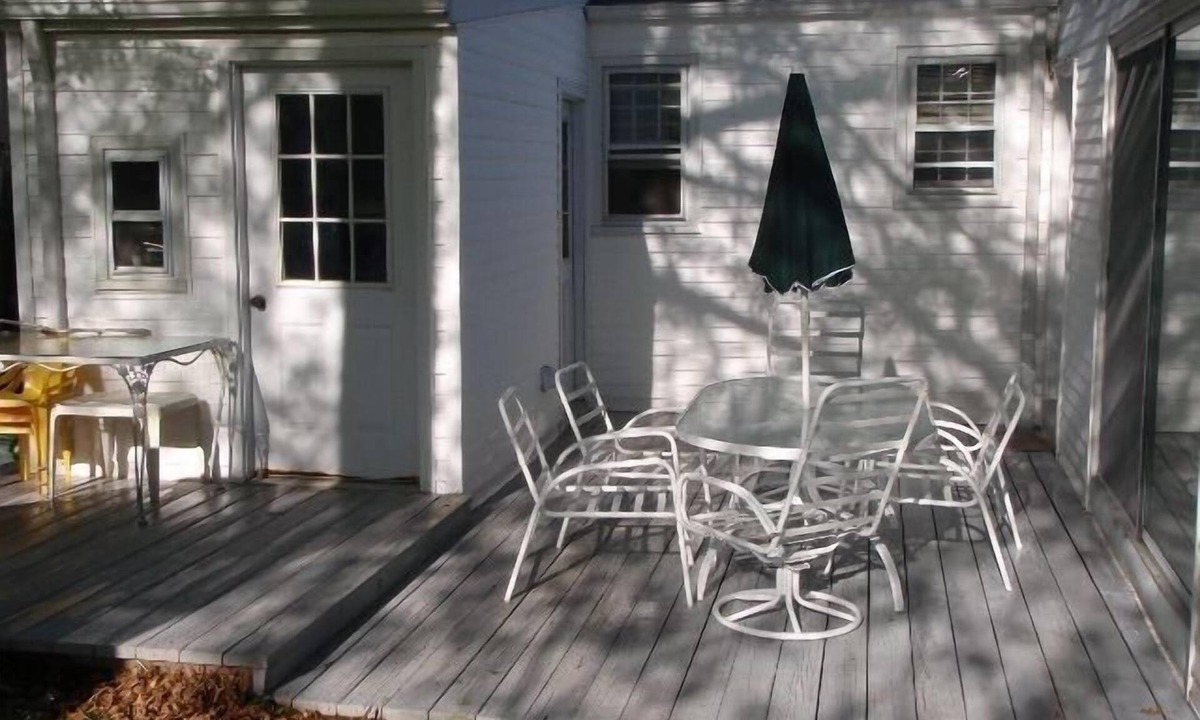 Westbrook Center House | Lovely Connecticut Beach Community Home -Upgraded,Sleeps 11
