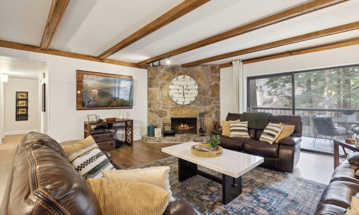 Chalet Village Condo | 🍁 Modern Smoky Mountain Condo- Stream Views, Fireplace & Full-Size Pool Table