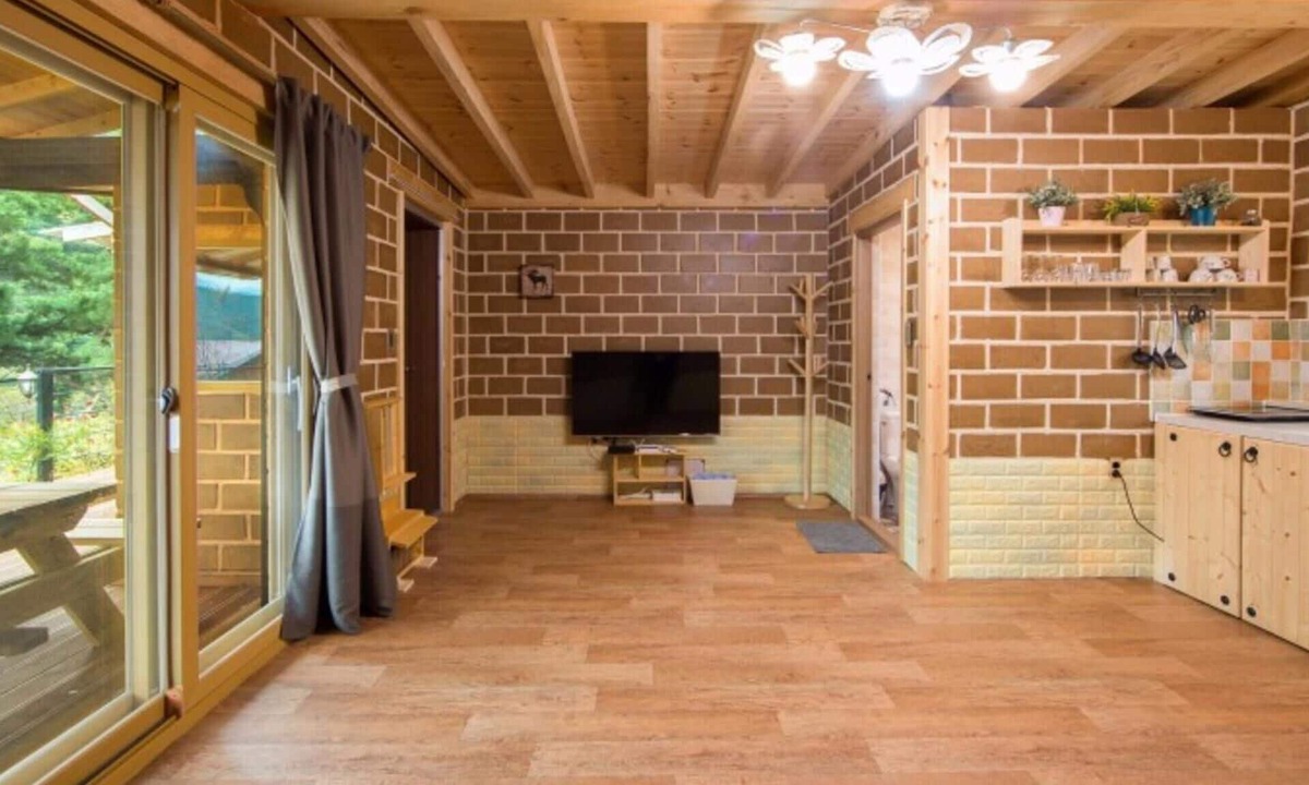 Seolcheon-myeon House | Muju Heukjip Jeongwon Pension