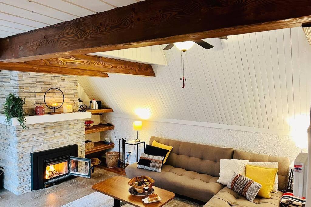 Orford Ski Chalet | New-ski-spa-outdoor-fireplace-Mont Orford
