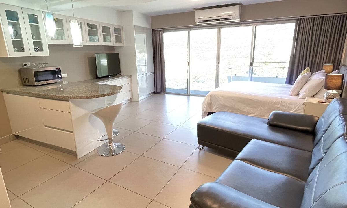 Nimman Apartment | Nimman Studio with FREE Motorbike - Kitchen - View - Pool - Chom Doi 2