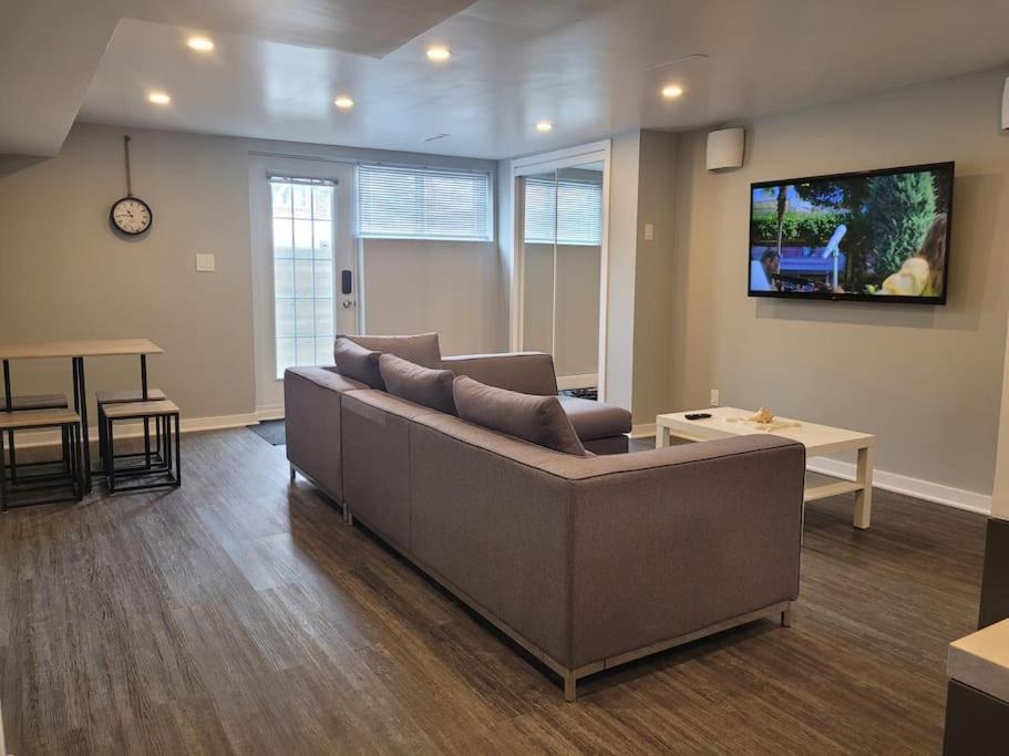 Longueuil Apartment | QUIET Appartment near Montreal CITQ 3O9764