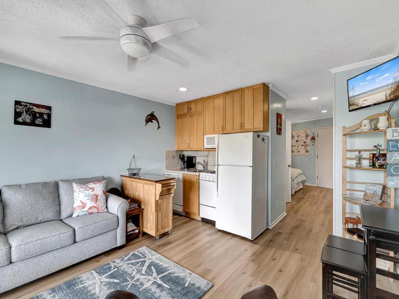 Hilton Head Island Apartment | Seaside Villa 379 - 1 Bedroom 1 Bathroom Oceanside 3rd Floor