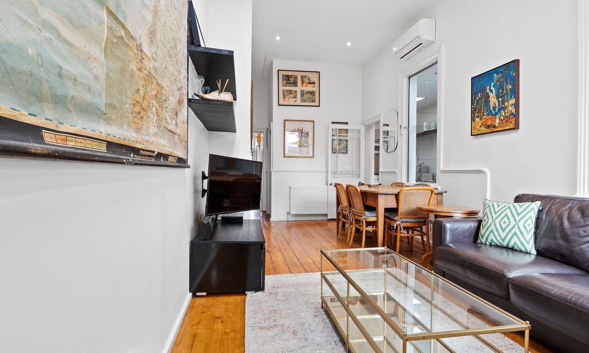 South Melbourne House | South Melbourne terrace .Short walk to Grand Prix,CBD and Tram.