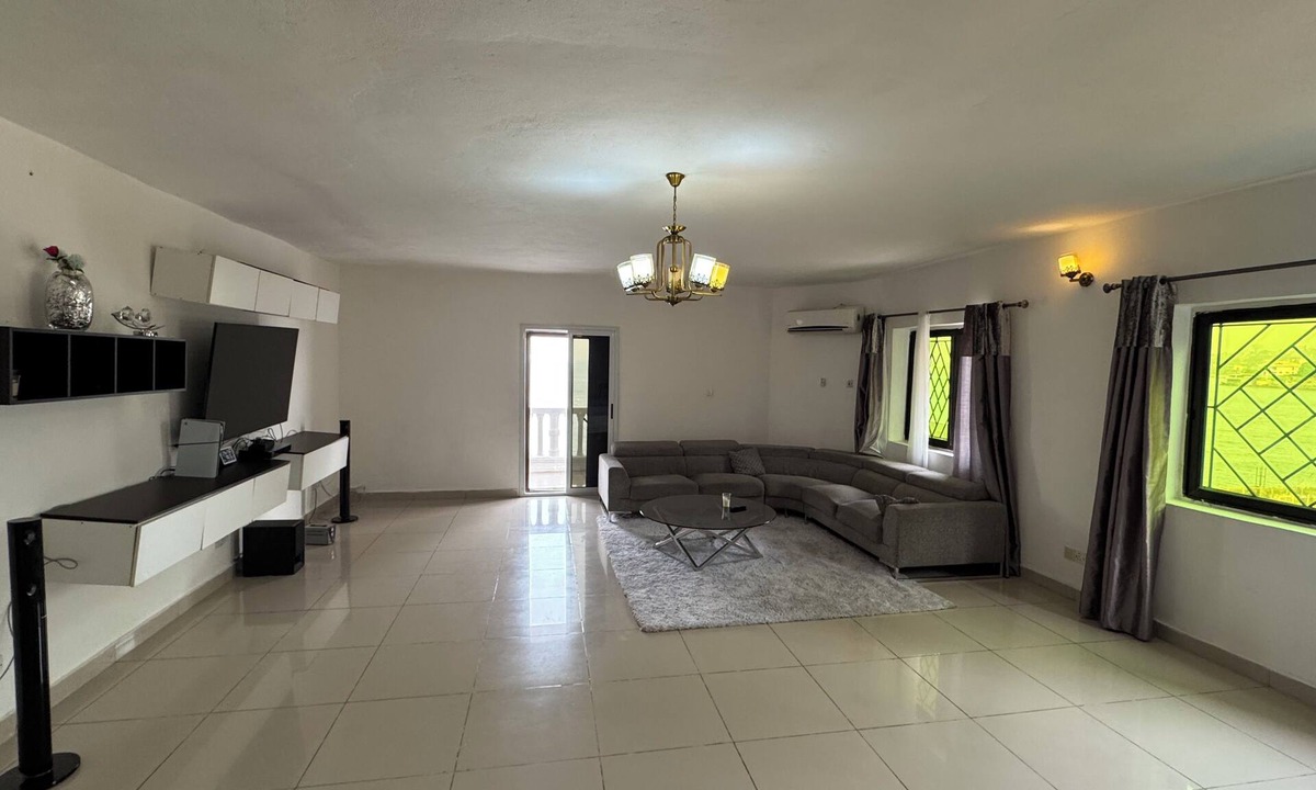 Freetown Apartment | Spacious 3-bedroom apartment with WiFi, AC in beautiful Freetown