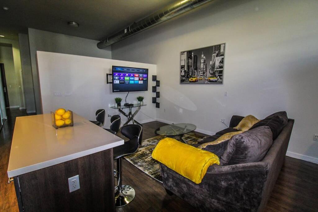 Downtown Los Angeles Apartment | Spacious&Cozy Downtown LA Oasis King Beds Pkg