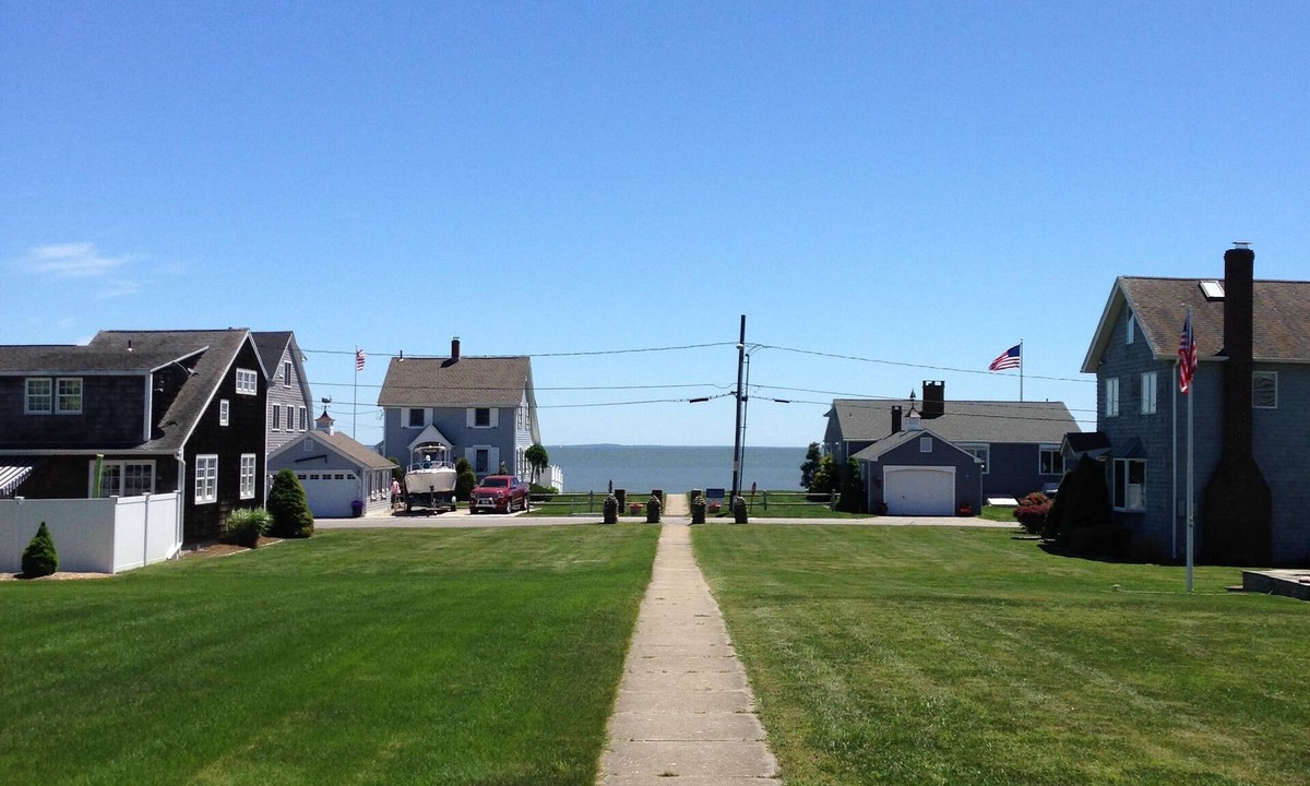 Westbrook Center House | Spacious yard and view of Long Island Sound- walk to secluded beach!