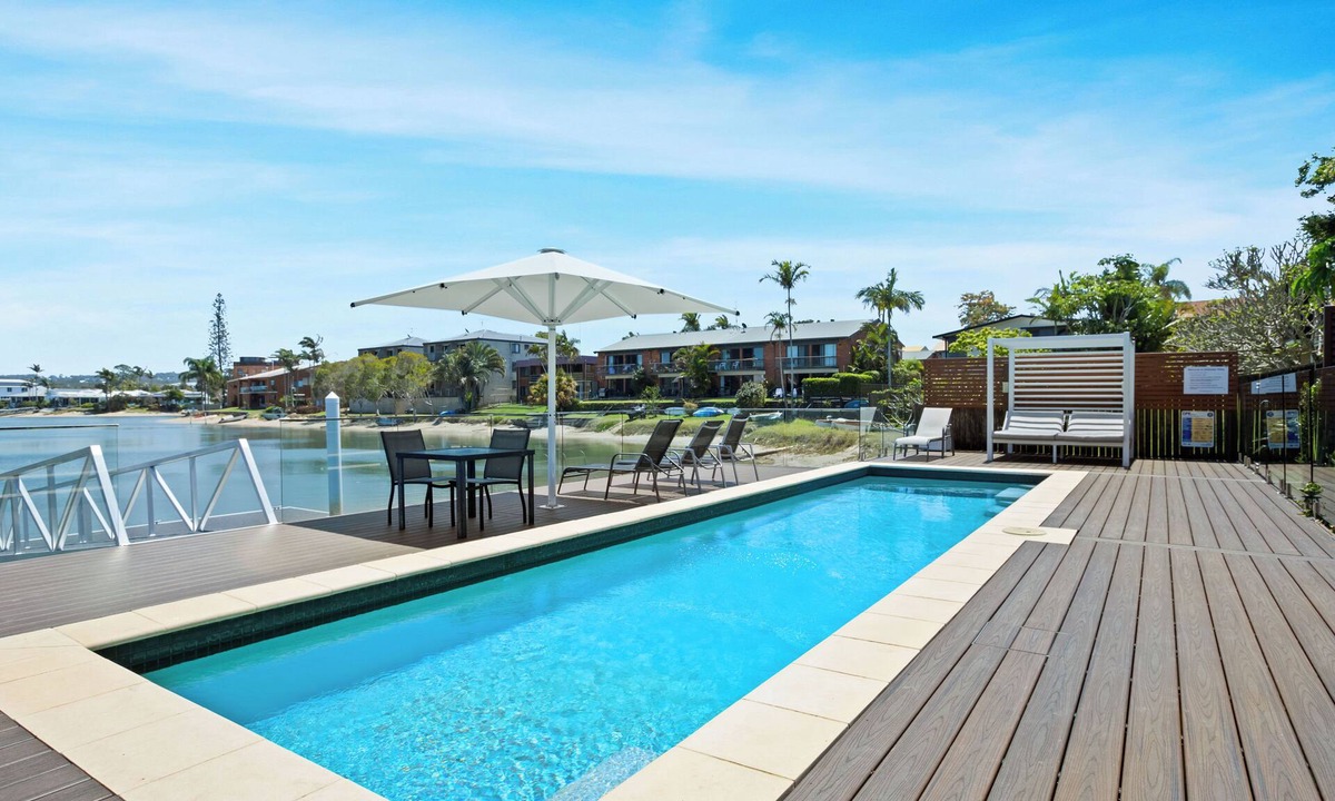 Mooloolaba Apartment | Studio A Garden View - Pet Friendly - Day Spa - Pool, Free Kayaks