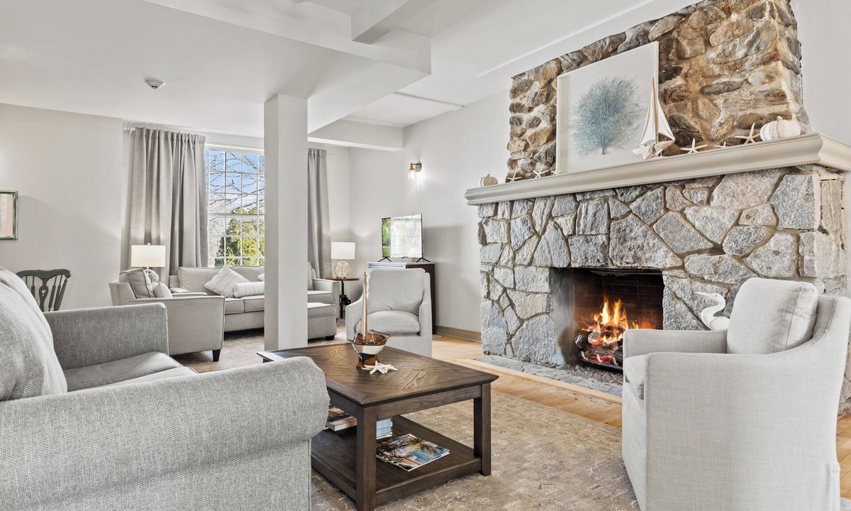 Westbrook Center Bed & Breakfast | The Captain Stannard