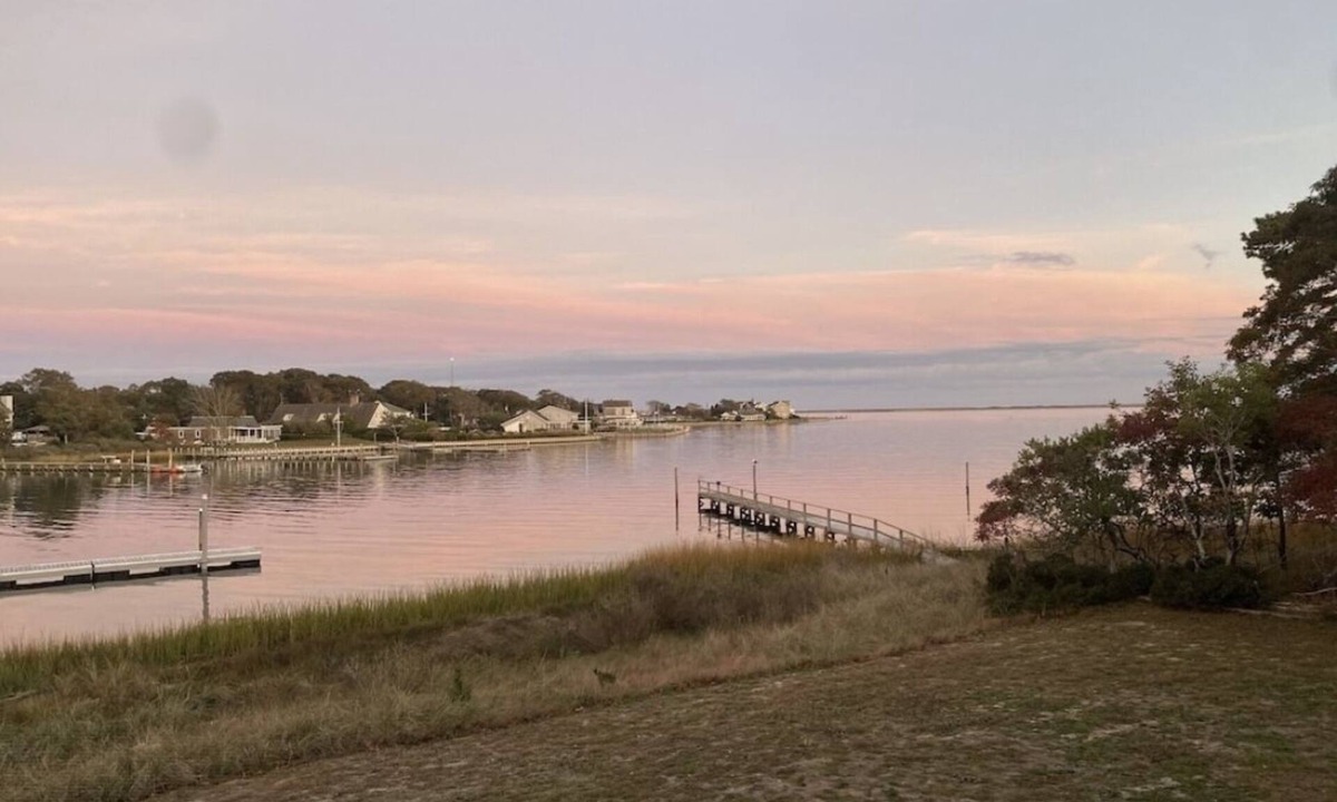 Hampton Bays Apartment | Tree lined Hideaway on the Bay