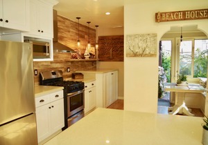 1/2 Block to the Beach w/Bikes & Paddleboards: Casa de las Palmas