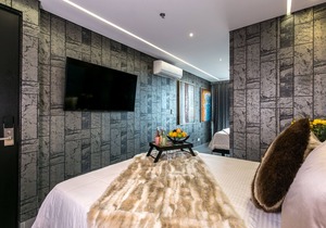2 Luxury Rooms with Window