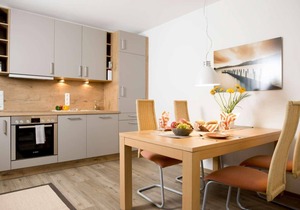 2-room vacation apartment for 4 guests & dog with balcony and side sea view