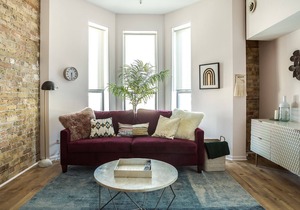 858 2N - BEAUTIFULLY remodeled flat downtown