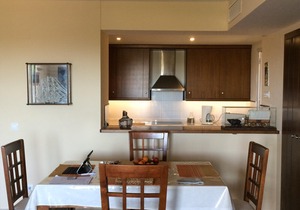 Apart. 4pers. 2 ch, 2sdb, ds resid. Private. Panoramic view of the sea. Beach 200 m.