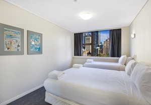 Apartment at College St