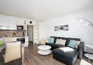 Beautiful vacation apartment "Carpe Diem" for 3 people with 2 balconies & Baltic Sea view
