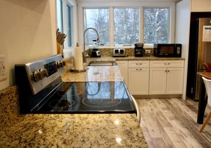 Condo 7 Trailside Village Slopeside One Bedroom w/Hot tub
