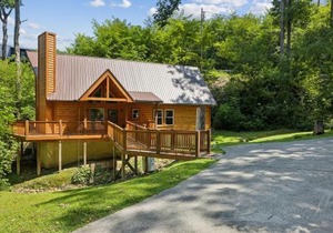 Creekside Manor cabin