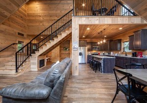 Creekside Manor Too cabin