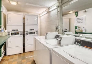 Family-Friendly Condo with Gas Fireplace, Shared Pool, and Golf Course View