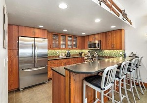 Fifth Avenue Unit 8, Condo with Extra Murphy Bed + Access to Pool & Hot Tub