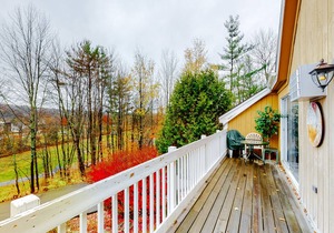 Gorgeous Home with Free WiFi, Electric Fireplace, & Shared Pool/Hot Tub