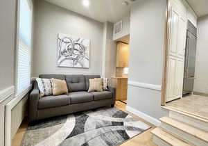 GROUP LUX in Old Town/Gold Coast (+private roof)