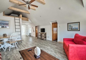 Inviting Beachfront Apt. in Hawk's Nest Beach