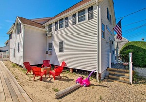 Inviting Beachfront Apt. in Hawk's Nest Beach